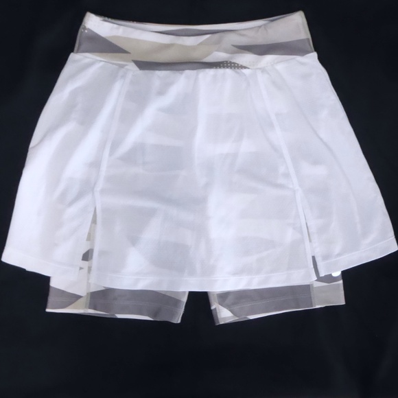 ASICS WHITE GRAY ACTIVE SKIRT W/BIKE SHORTS NEW STRONG 92 TENNIS PICKLEBALL M - Picture 1 of 7